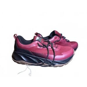 NWOT Territory Cascade Water Resistent Sneaker, size 12